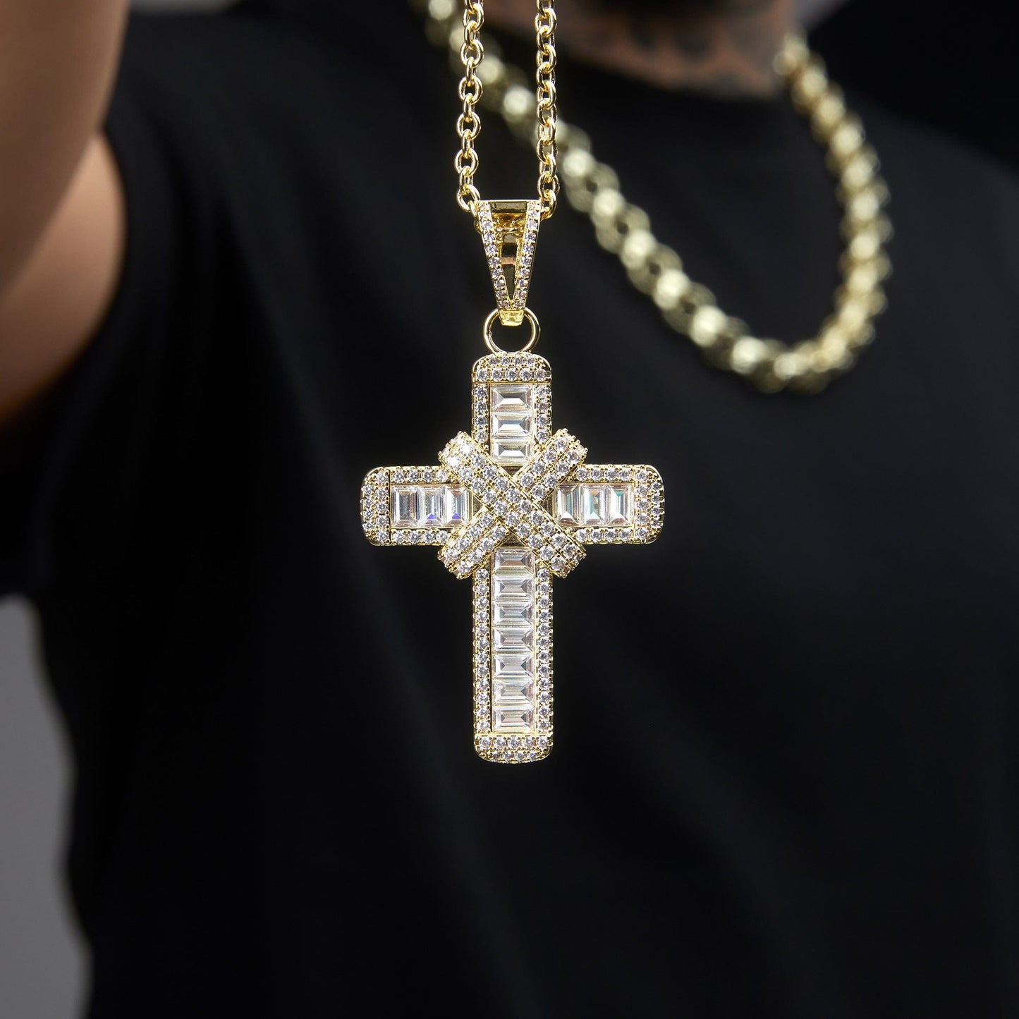 A Cross with Maximum Shine Diamond Baguette & Diamond Cross Pendant - Gold