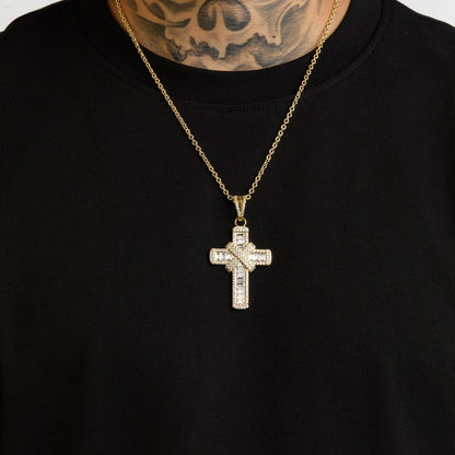A Cross with Maximum Shine Belcher 22" / Gold Diamond Baguette & Diamond Cross Pendant - Gold