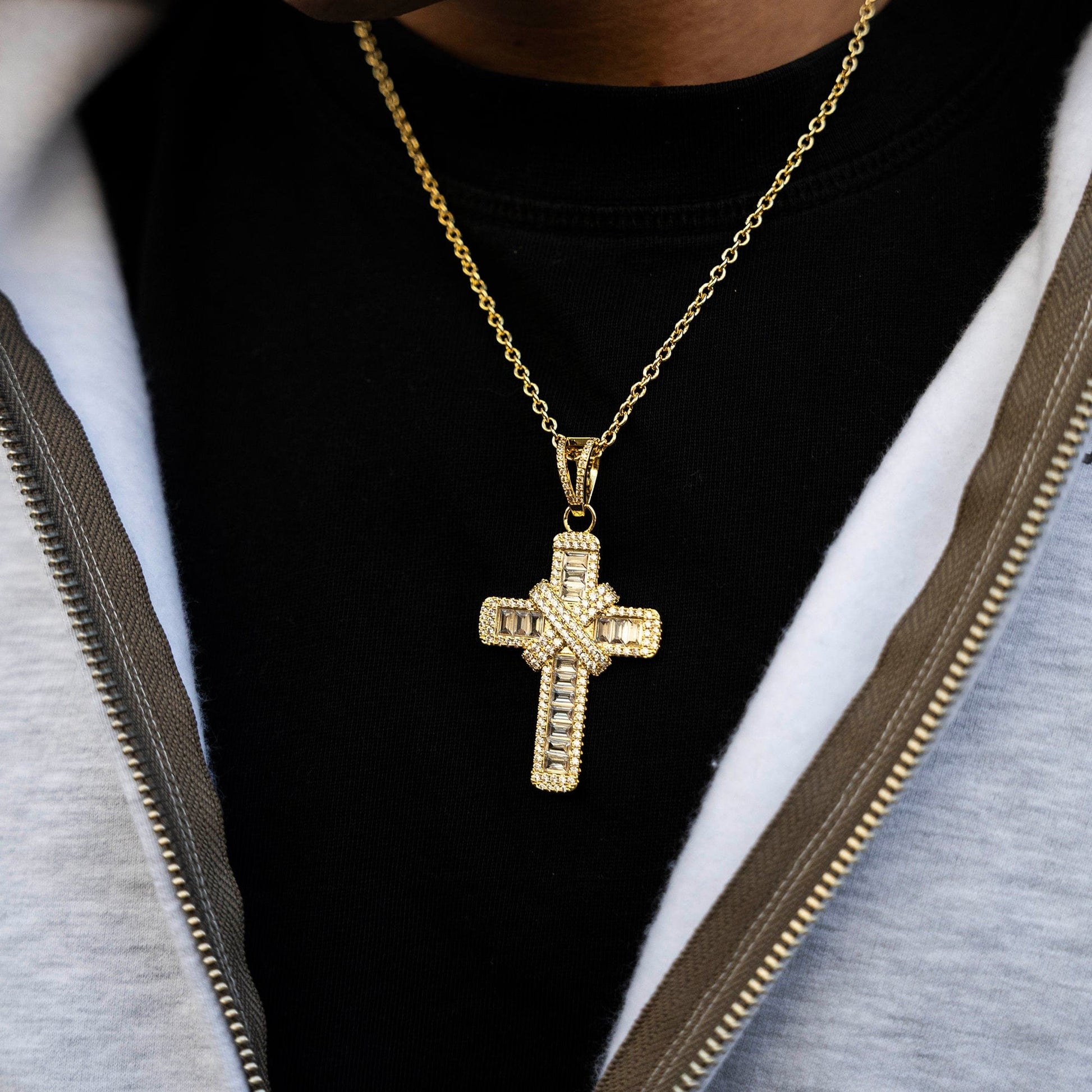 A Cross with Maximum Shine Diamond Baguette & Diamond Cross Pendant - Gold